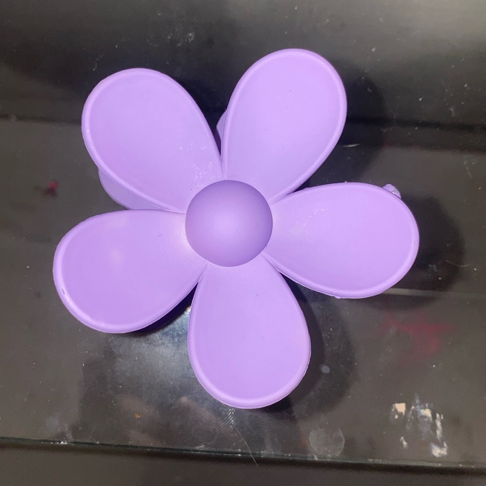 Flower hair clip